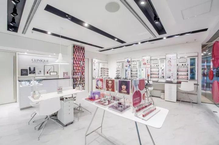 本店的设计源于目前化妆品零售市场的激烈竞争环境,品牌必须对零售